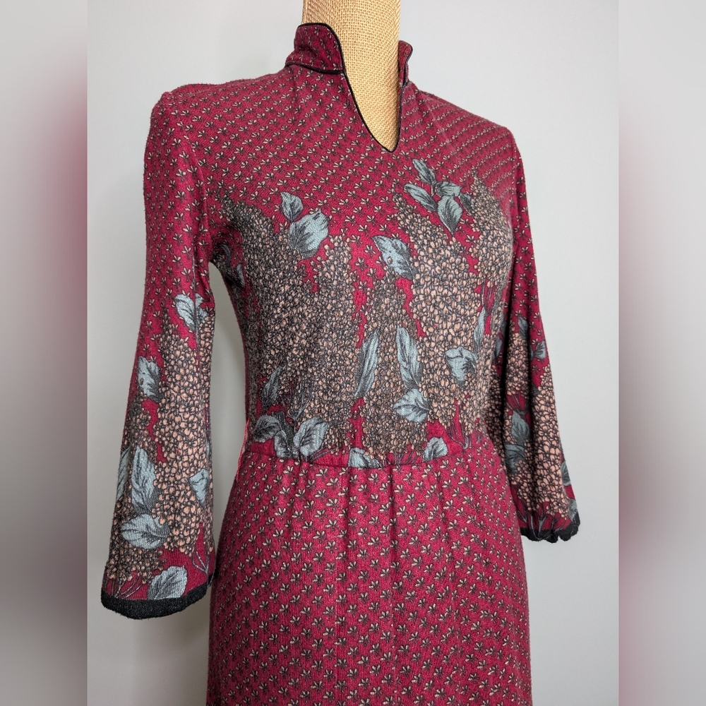 Vintage 1970's maroon floral dress - Picture 6 of 6